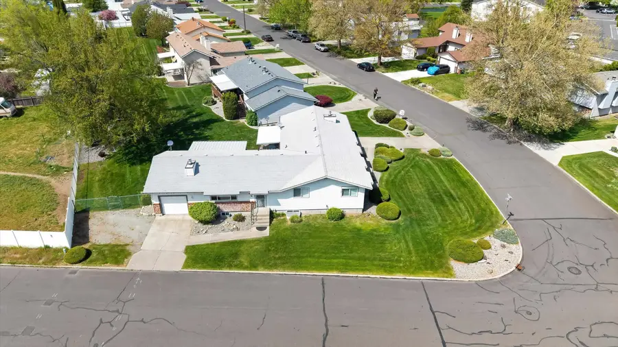 815 E Beacon Ave, Spokane, WA 99208 - #2