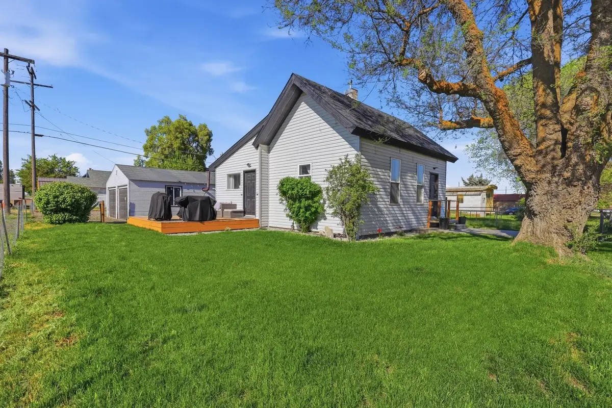 820 Jefferson St, Davenport, WA 99122 - #1