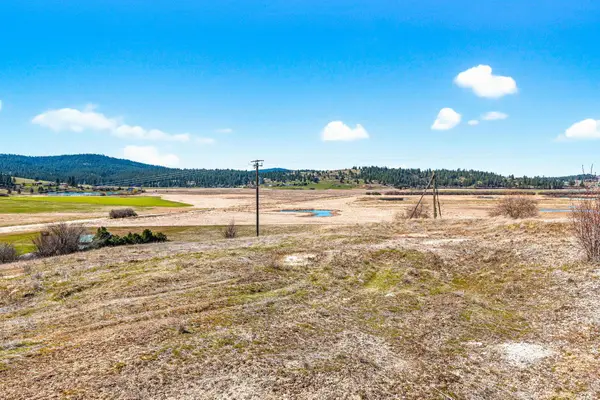 3811 S Henry Rd, Greenacres, WA 99016