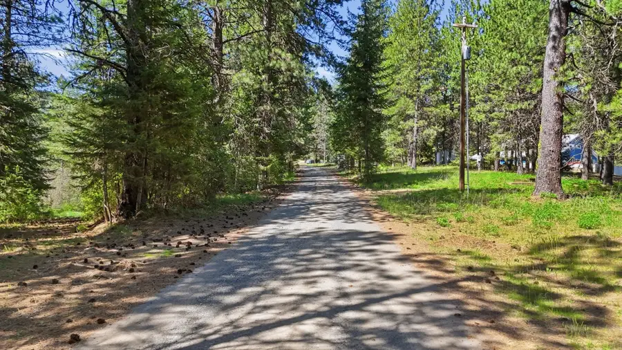 12703 S Alpine Fern Rd, Rockford, WA 99030 - #2