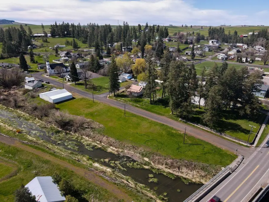 107 S River St, Rockford, WA 99030 - #3