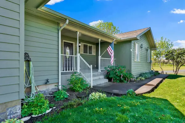 601 Tomeo Ct, St John, WA 99171