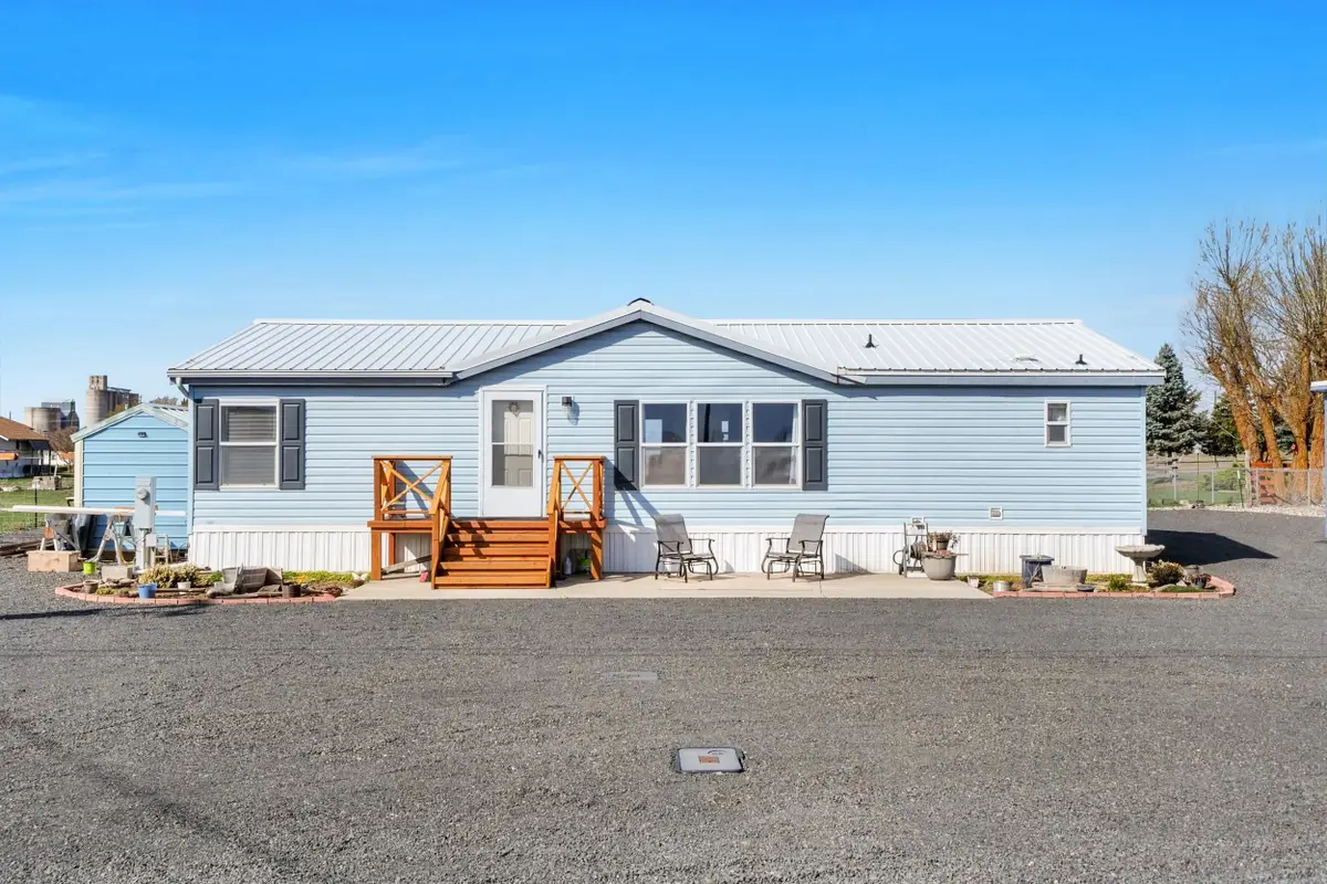 365 NE Adams Rd, Creston, WA 99117 - #1