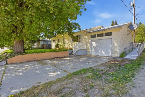 820 W Spruce St, Newport, WA 99156