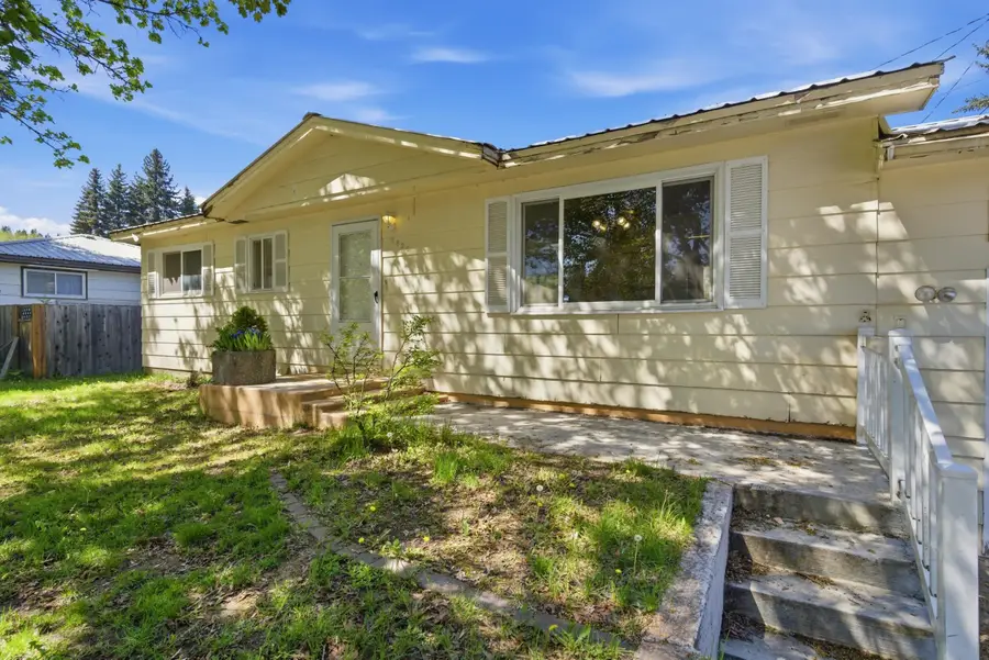 820 W Spruce St, Newport, WA 99156 - #2