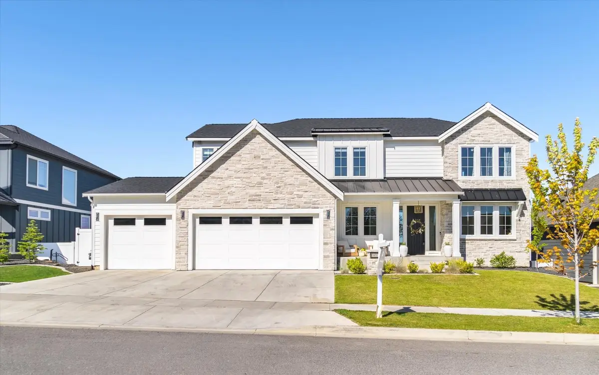 2631 S Fairmont Estates Dr, Greenacres, WA 99016 - #1