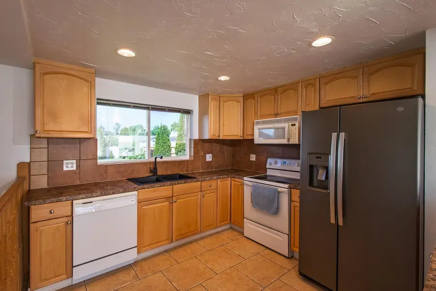 5621 N Hemlock St, Spokane, WA 99205 - #3