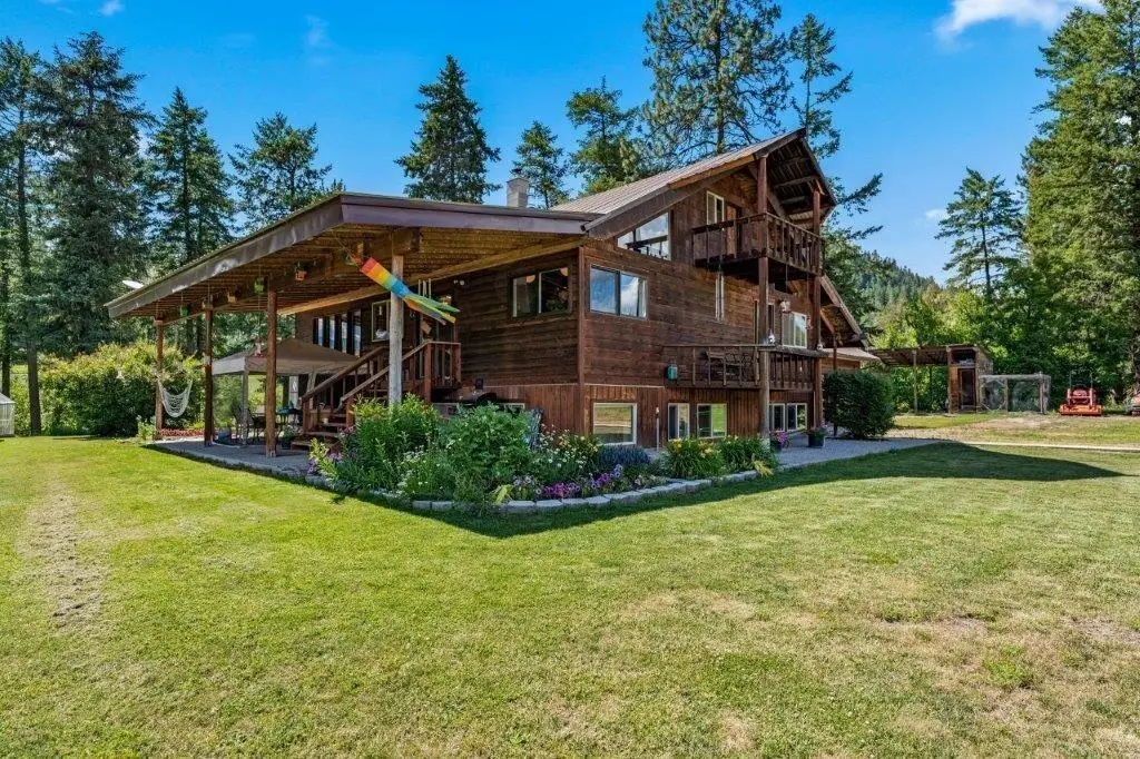 2447 Pierre Lake Rd, Kettle Falls, WA 99141 - #1