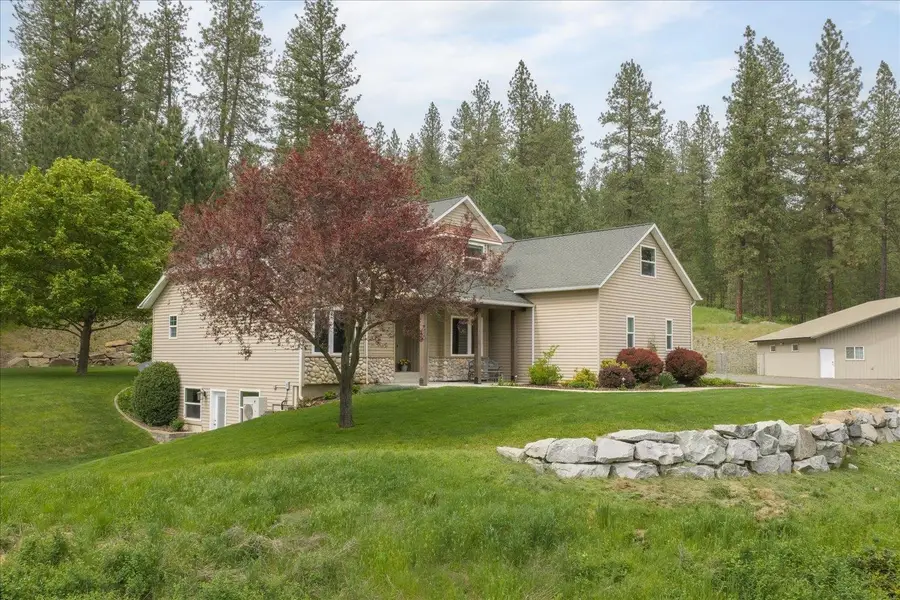 12421 E Mt Spokane Park Dr, Mead, WA 99021 - #3