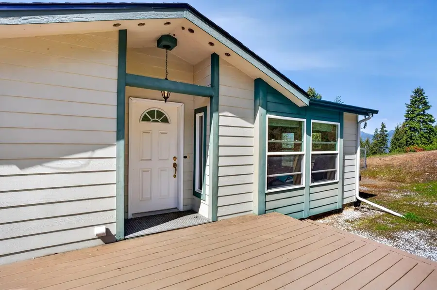 1601 Silver Queen Rd, Kettle Falls, WA 99141 - #3