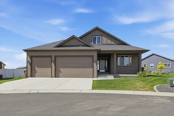 1613 W Lavender Ct, Spokane, WA 99208