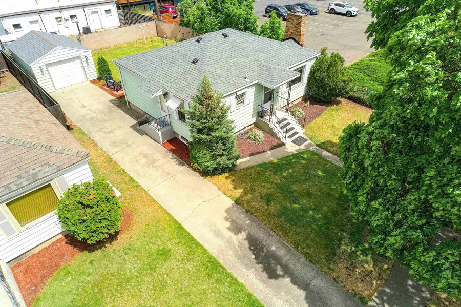 211 E Hoffman Ave, Spokane, WA 99207 - #2