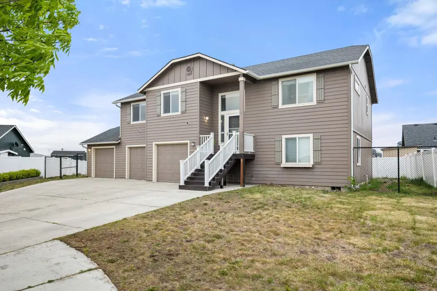 12417 W Pacific Ct, Airway Heights, WA 99001 - #2