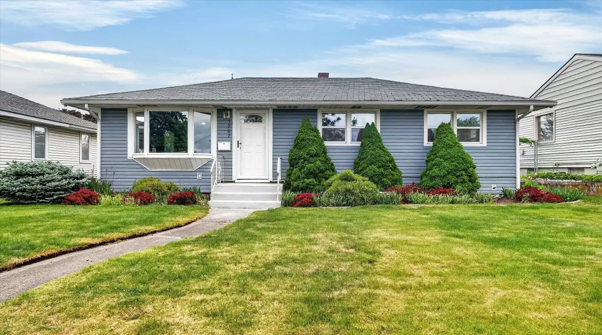 5707 N Ash St, Spokane, WA 99205 - #1