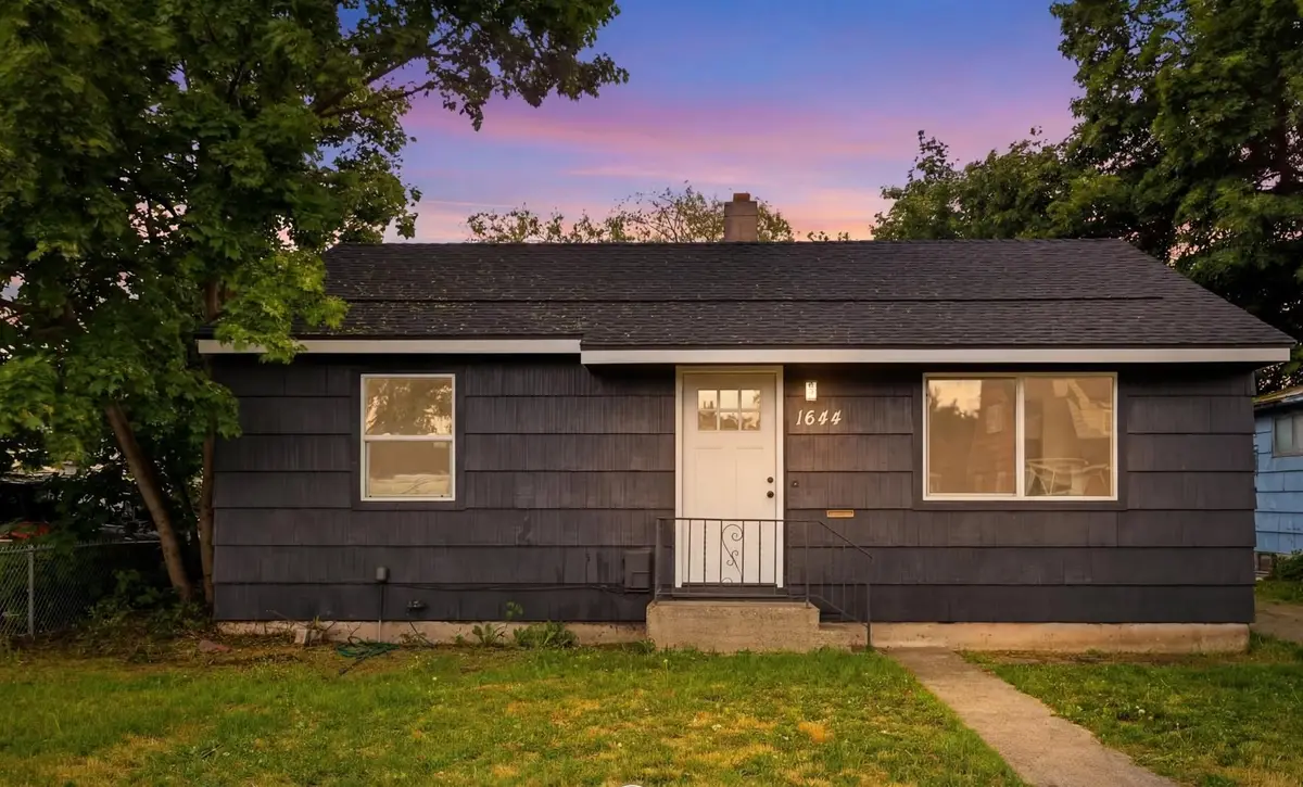 1644 E Longfellow Ave, Spokane, WA 99207 - #1