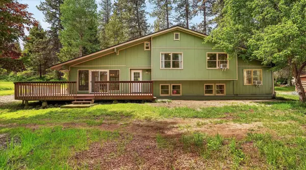 23311 N Crescent Rd, Chattaroy, WA 99003