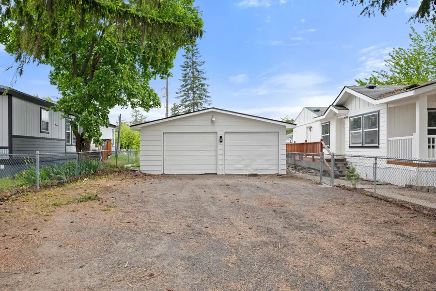 17315 E Coach Dr, Greenacres, WA 99016 - #2