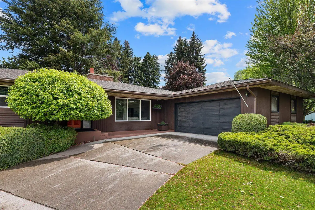 6113 S Crestline St, Spokane, WA 99223 - #1