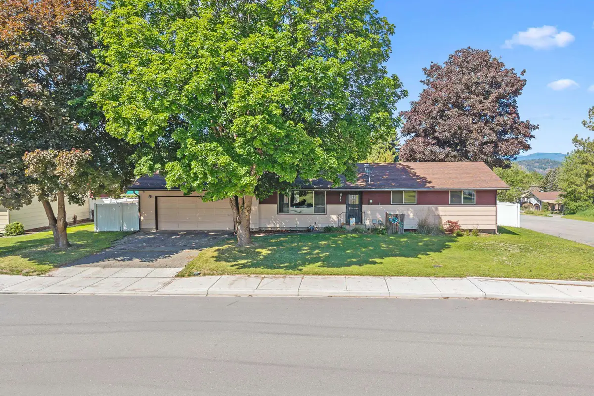 614 S Summit St, Colville, WA 99114 - #1