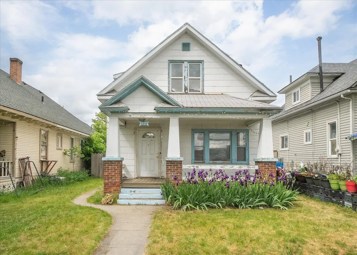 124 W Shannon Ave, Spokane, WA 99205 - #1