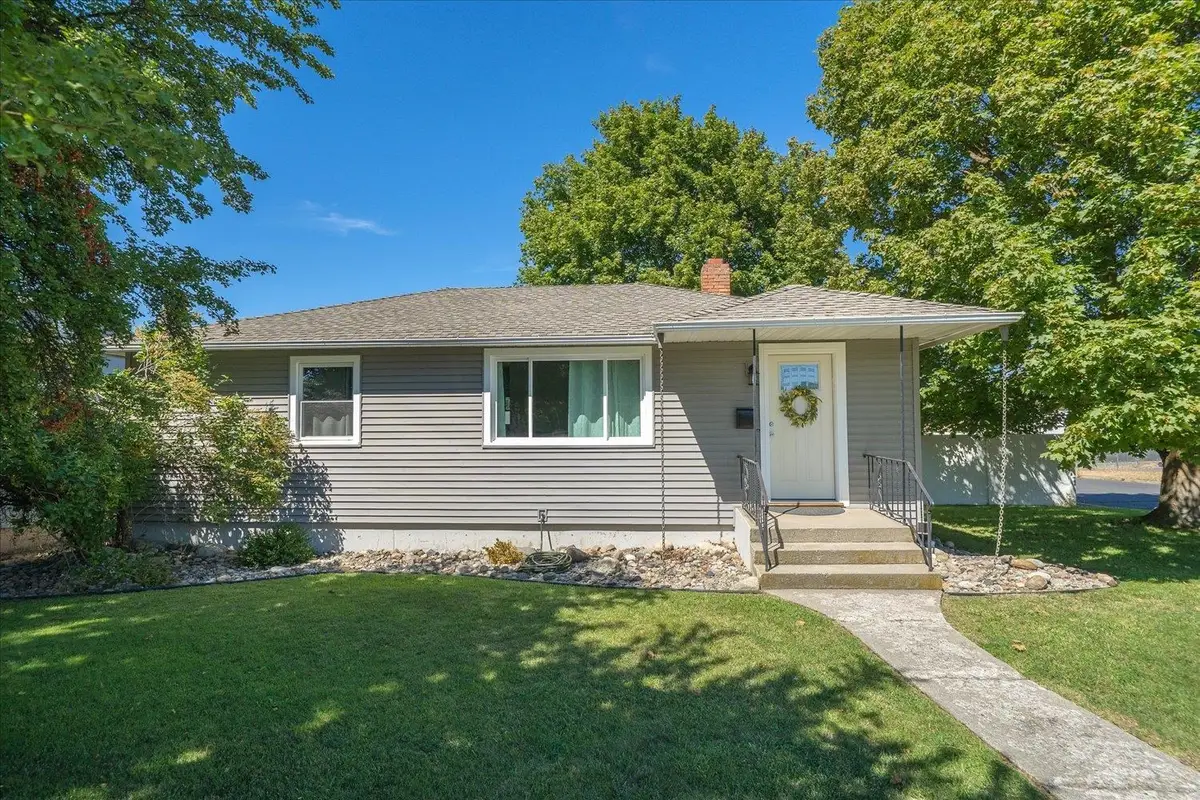 3427 E Jackson Ave, Spokane, WA 99217 - #1