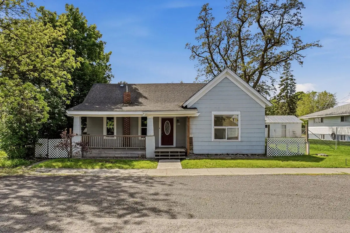 909 Maxwell St, Davenport, WA 99122 - #1