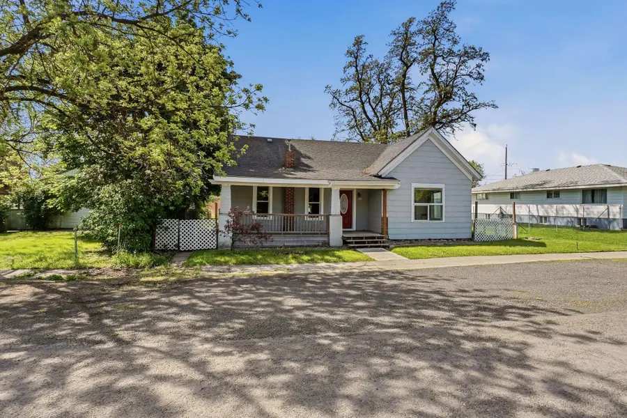 909 Maxwell St, Davenport, WA 99122 - #3