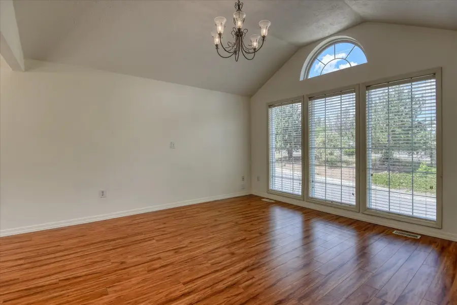 4262 E 33rd Ave, Spokane, WA 99223 - #2