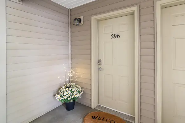22855 E Country Vista Dr #Unit 296, Spokane, WA 99019