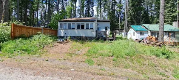 354 Davis Lake Rd, Usk, WA 99180