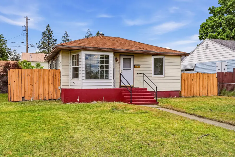 517 E Columbia Ave, Spokane, WA 99208 - #3