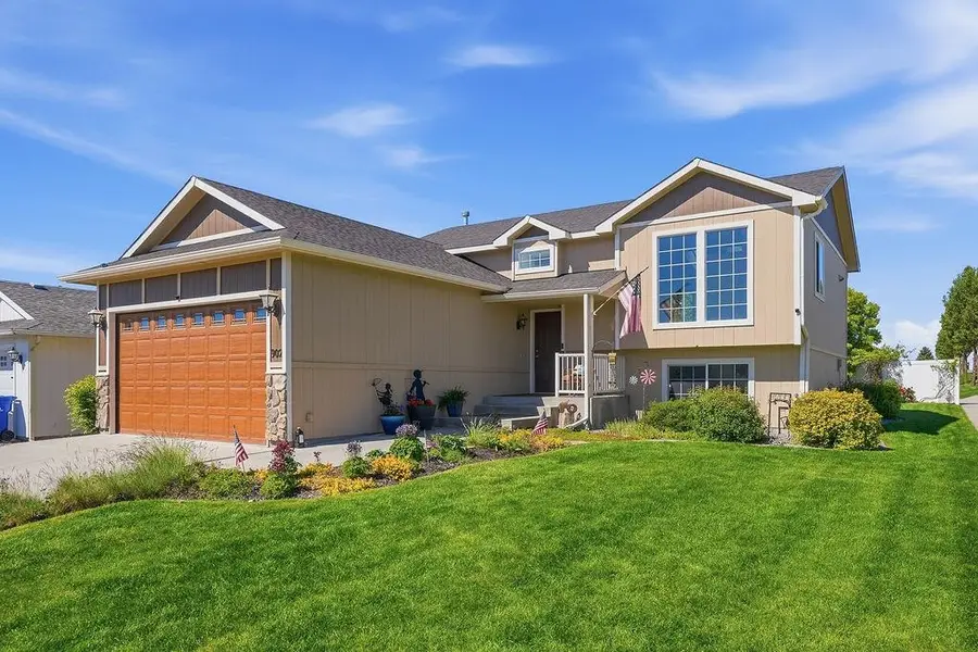 902 S Salish St, Airway Heights, WA 99224 - #3
