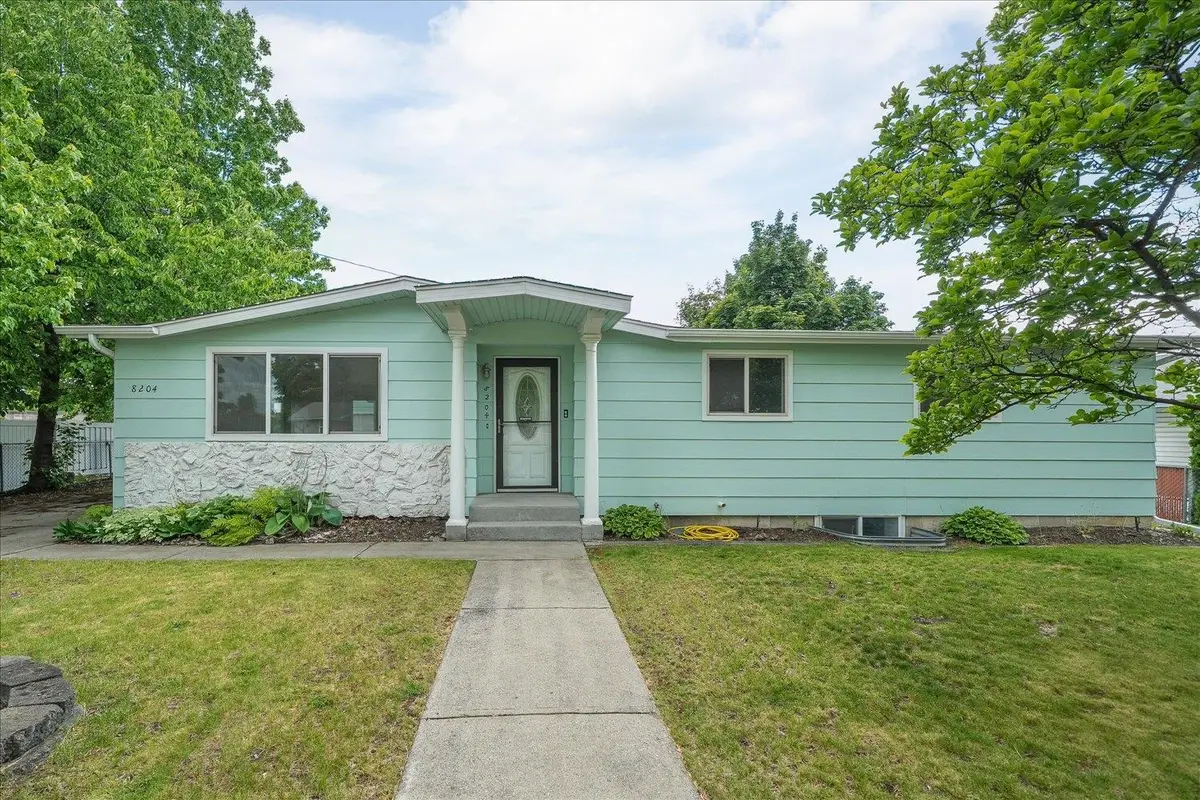 8204 E Augusta Ave, Spokane Valley, WA 99212-2552 - #1