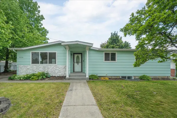 8204 E Augusta Ave, Spokane Valley, WA 99212-2552