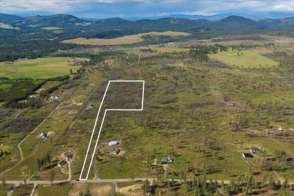 13801 E Bridges Rd, Elk, WA 99009