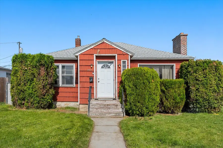 227 E E. Crown Ave, Spokane, WA 99207 - #2