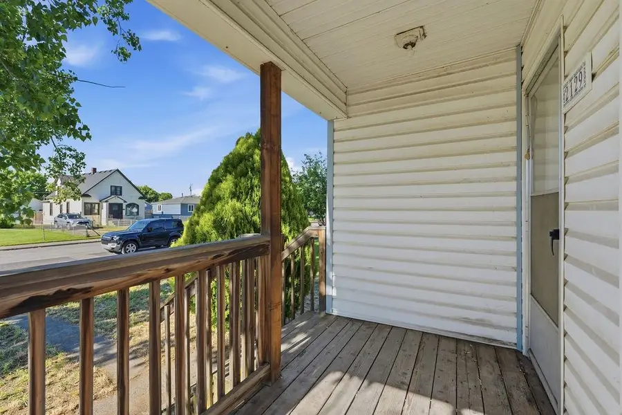 2129 E Desmet Ave, Spokane, WA 99202 - #2