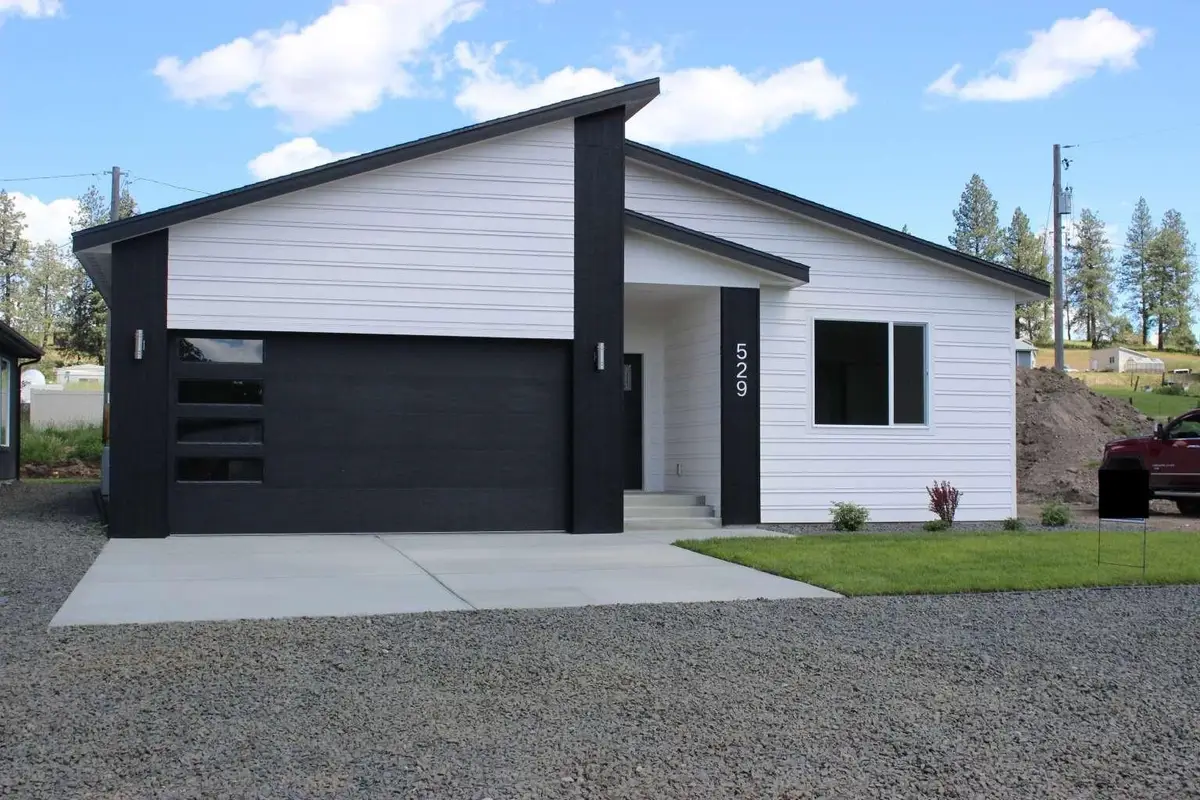 529 S 2nd St, Rockford, WA 99030 - #1