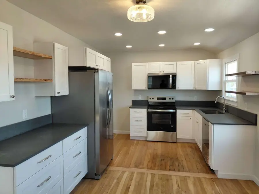 508 Roosevelt Dr, Grand Coulee, WA 99133 - #2
