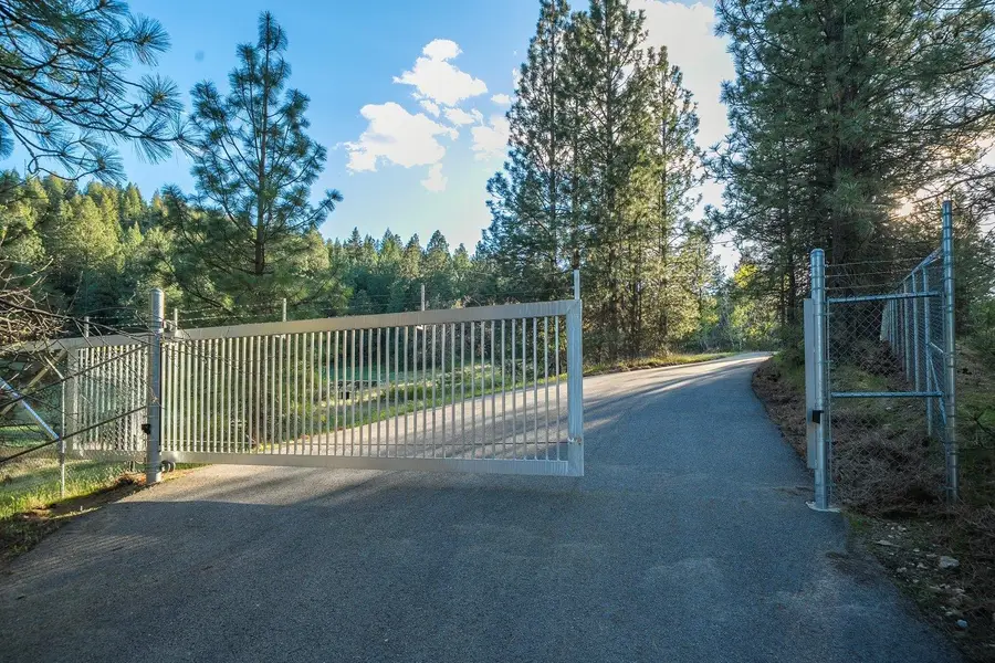 10610 E Grouse Mountain Ln, Spokane Valley, WA 99206 - #3