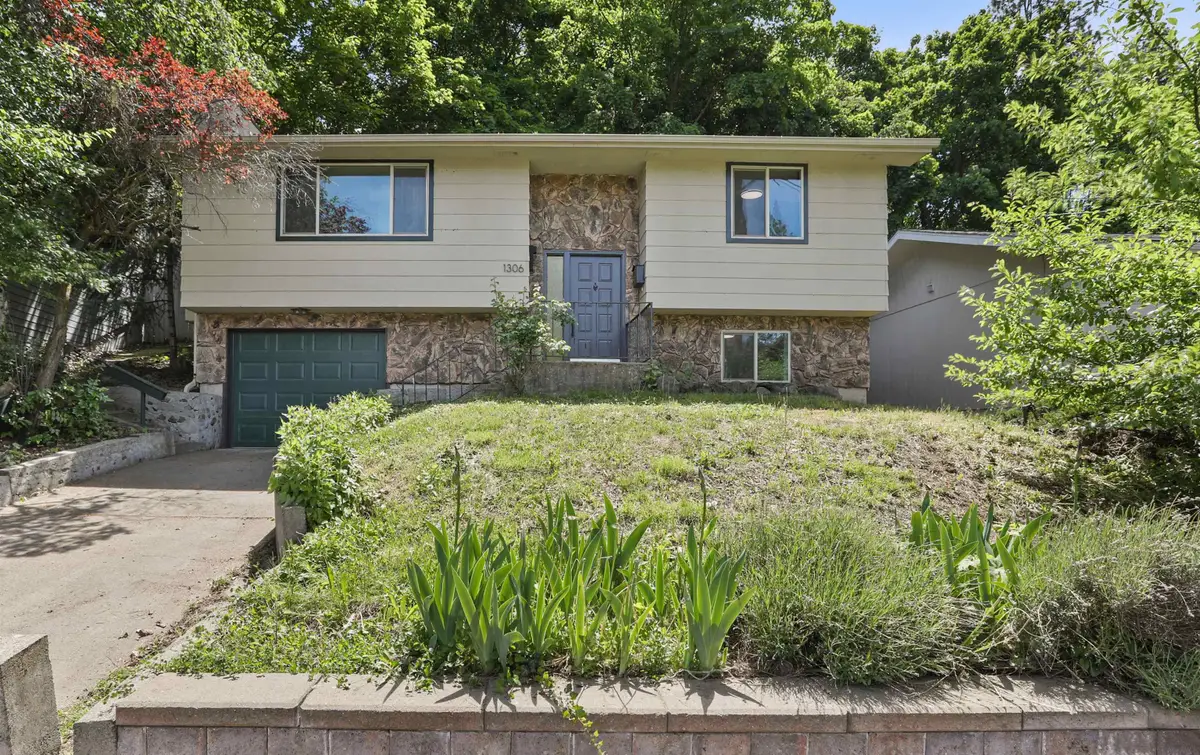 1306 E 18th Ave, Spokane, WA 99203 - #1