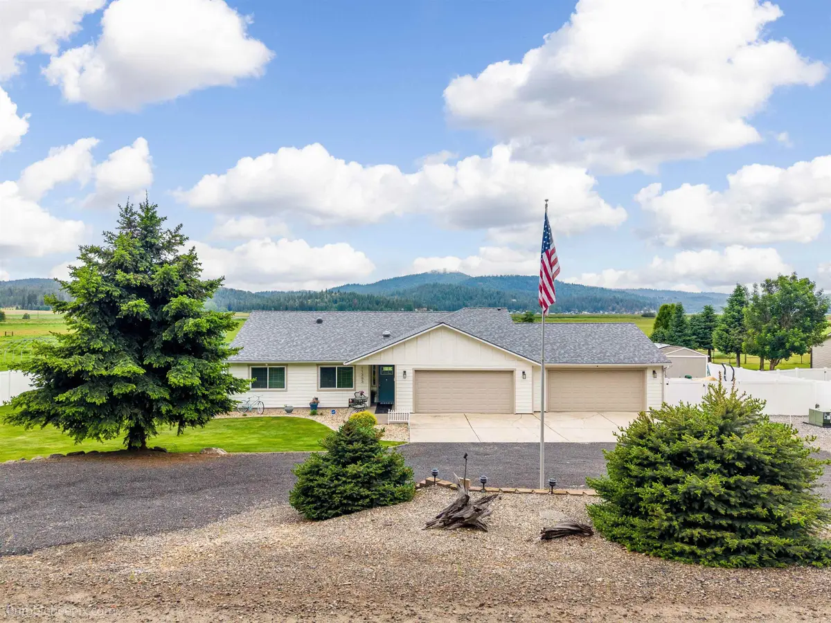 11303 N Mccoy Rd, Newman Lake, WA 99025 - #1