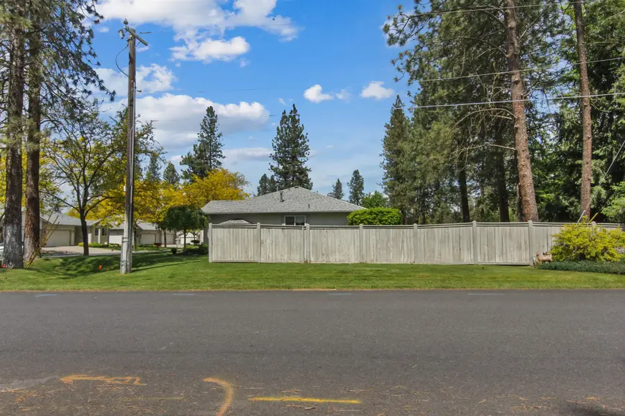 8402 N Pine Meadows Ln, Nine Mile Falls, WA 99026 - #3