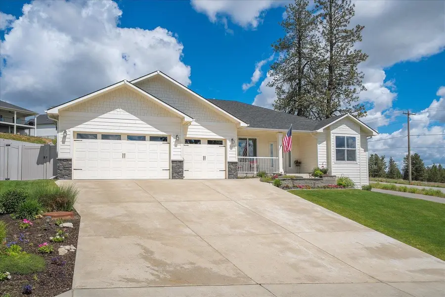 9302 W Floyd Dr, Cheney, WA 99004 - #2