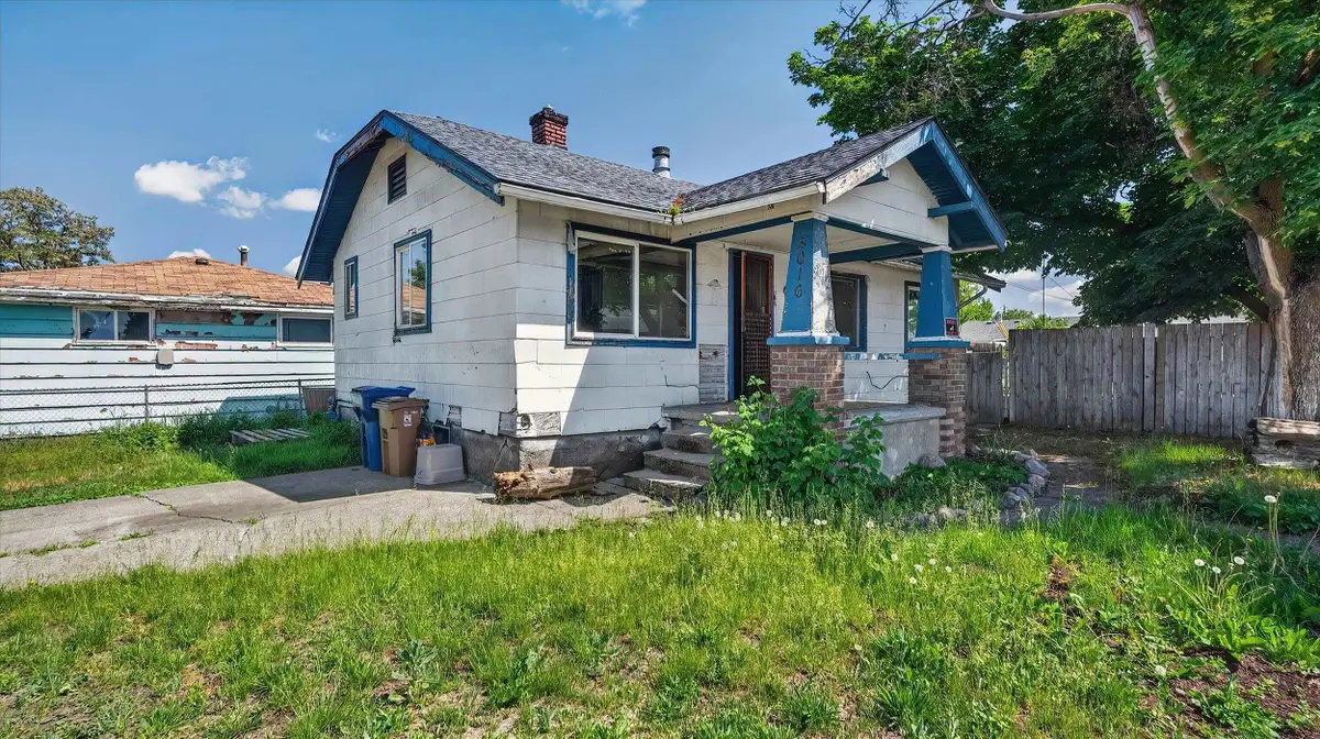 5016 N Lidgerwood St, Spokane, WA 99207 - #1