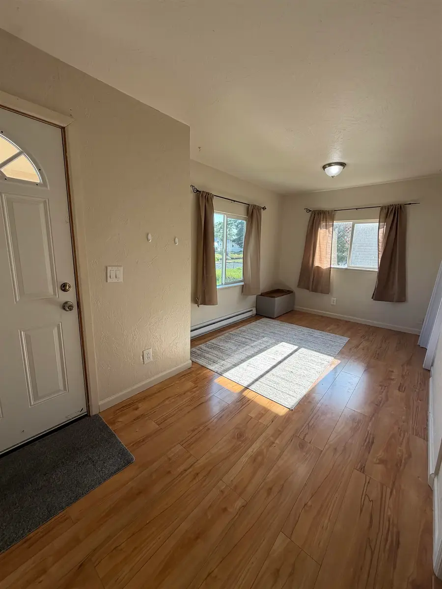915 E Everett Ave, Spokane, WA 99207 - #3
