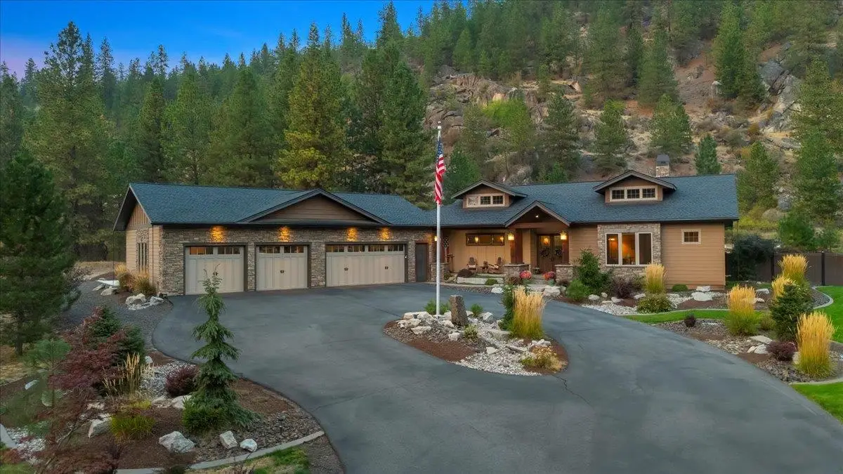 13606 N Riverbluff Ln, Spokane, WA 99208 - #1