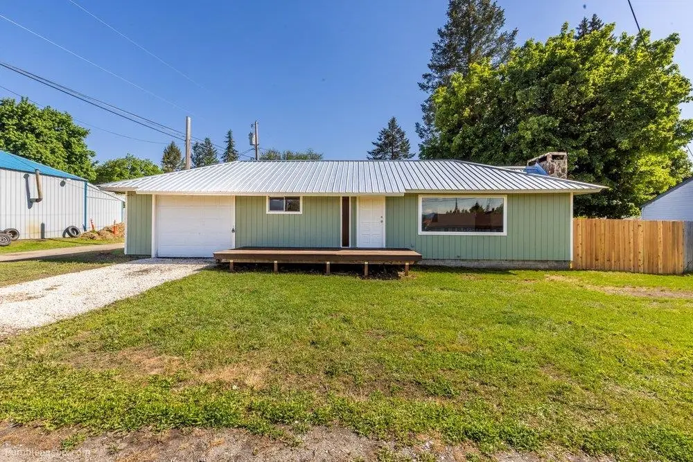 327 W 5th St, Newport, WA 99156 - #1