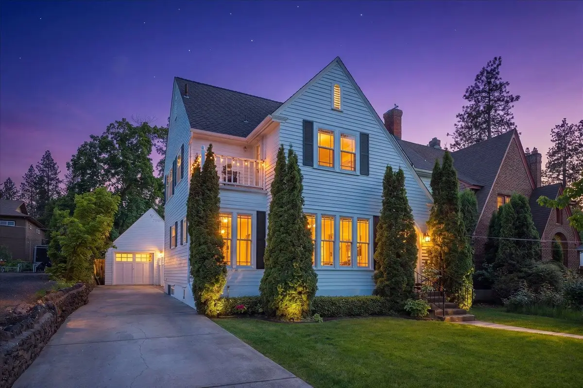 1024 E Overbluff Rd, Spokane, WA 99203 - #1