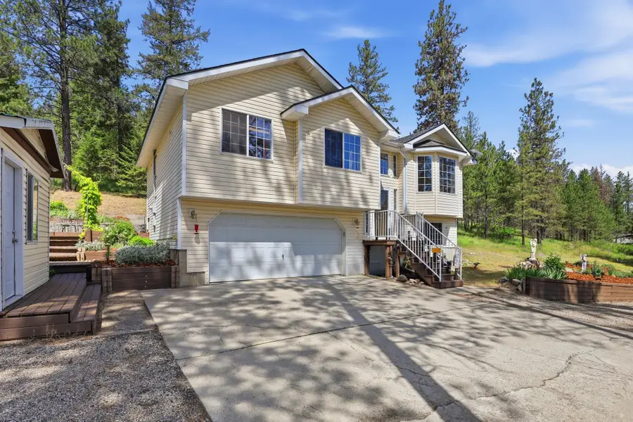 33113 N Milan Rd, Chattaroy, WA 99003 - #2